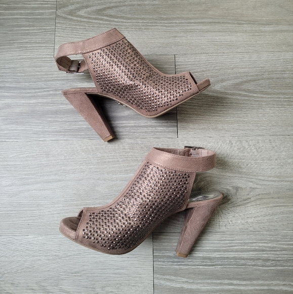 Jennifer Lopez Sasha Studded Booties - Picture 4 of 10